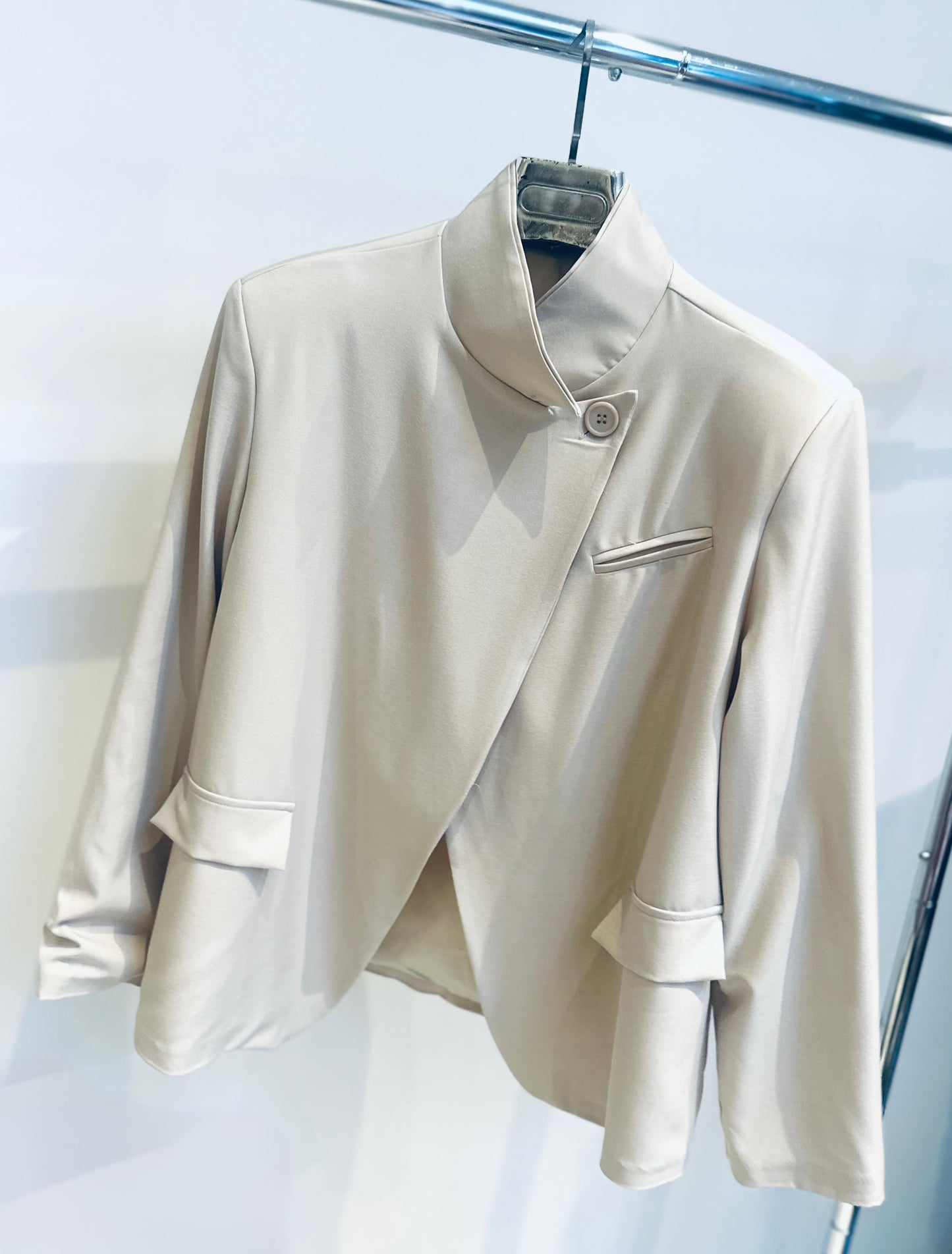 MAELIS Beige High Neck Blazer