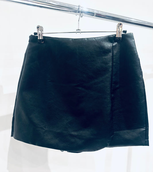 BRONTE Black Faux Leather Skort